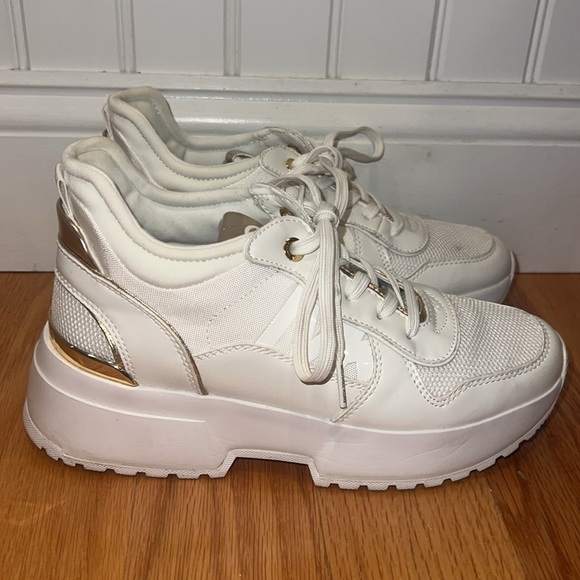 Michael Kors Women’s Muse Trainers - Picture 4 of 10